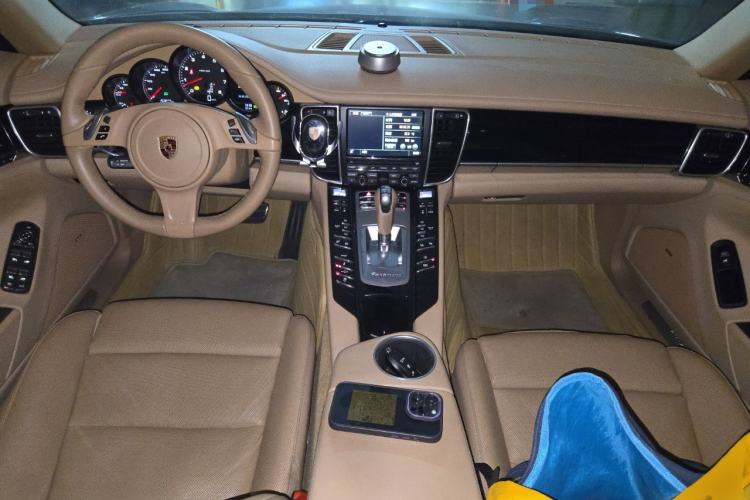 Used Porsche Panamera 2016 Panamera Executive Edition 3.0T Center Console