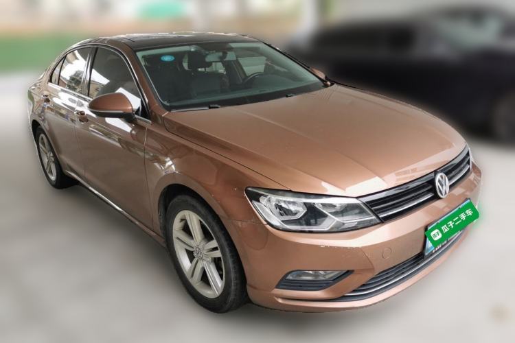 Used Volkswagen Lamando 2015 280TSI DSG Comfort Edition Front Right 45 Deg