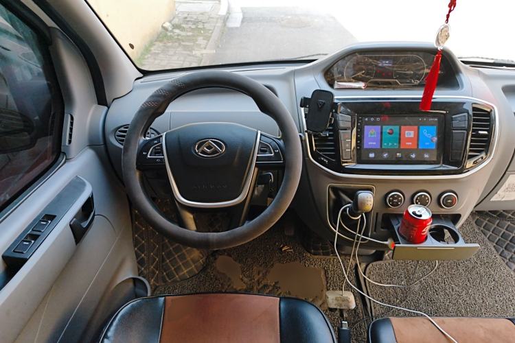 Used SAIC MAXUS Xintu V80 2023 2.0T Manual Classic Aoyuntong Short Wheelbase Mid-Roof 5/6-Seater