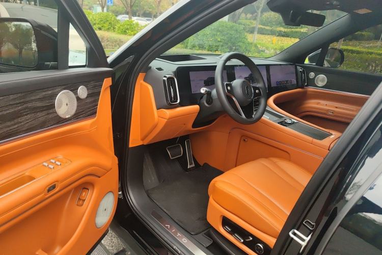 Used Hima AITO M9 2025 Extended-Range Ultra Version 52 kWh 6-Seater