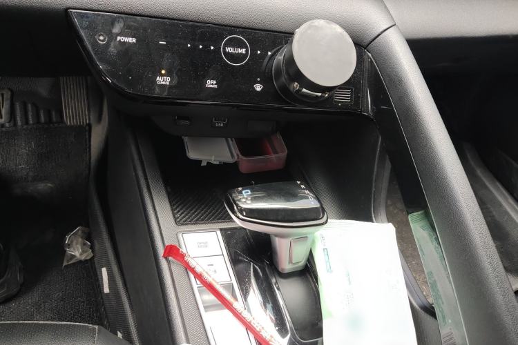 Used Hyundai Elantra 2022 1.5L CVT LUX Prestige Edition Gear Lever