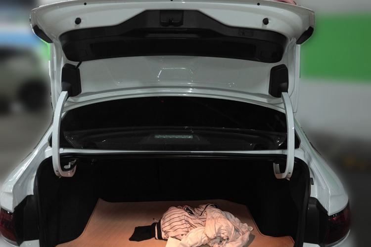 Used Volkswagen Sagitar 2025 Revised Version 2 300TSI DSG Excellence Edition Trunk