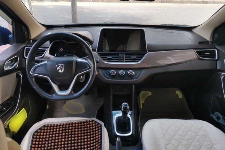 Used Baojun 310W 2017 1.5L Manual Comfort Version China V Center Console