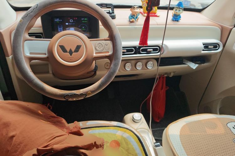 Used Wuling Hongguang MINIEV 2024 3rd Generation 215km Youth Edition Center Console