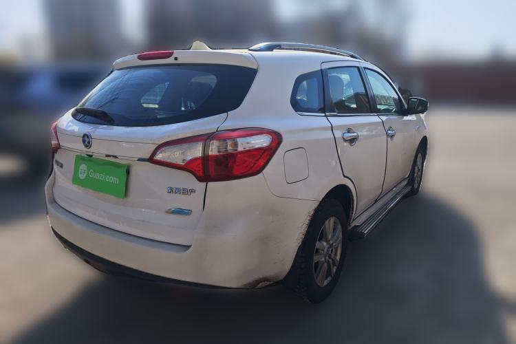 Used Venucia T70 2015 2.0L CVT Smart Edition
