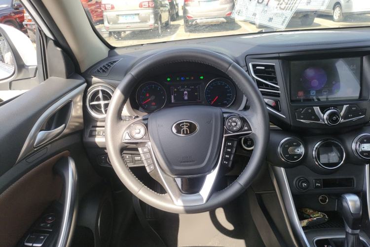 Used BYD Song 2016 Gaishi Edition 1.5TID Automatic Luxury Model Steering Wheel