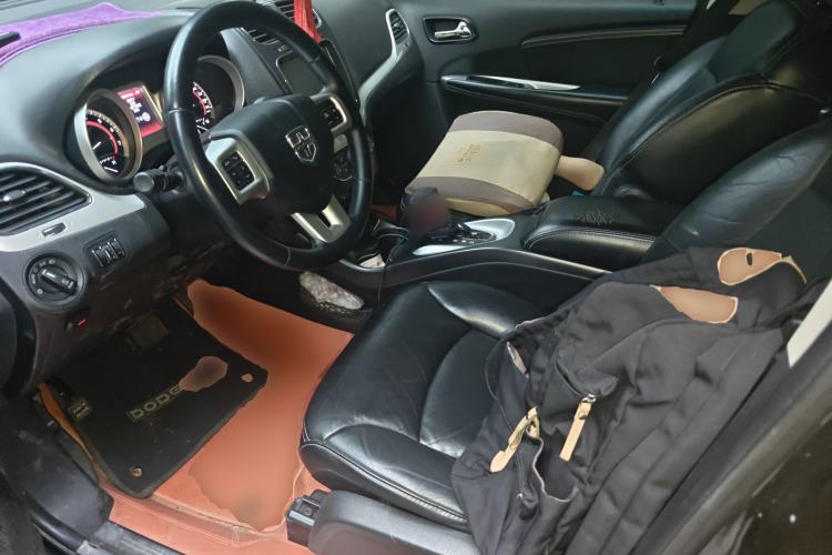 Used Dodge Journey 2013 2.4L Two-Wheel Drive Luxury Version
