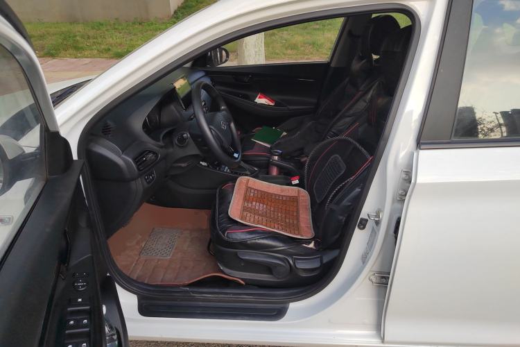 Used Hyundai Celesta 2018 1.6L Automatic GL Enjoyment Edition China VI compliant Left Front Seat