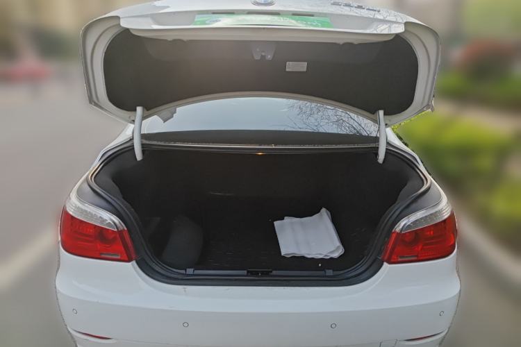 Used BMW 5 Series 2010 530Li Leading Model Trunk