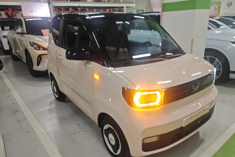 Used Wuling Hongguang MINIEV 2022 Macaron Premium Model – Lithium Ternary Battery Front Right 45 Deg