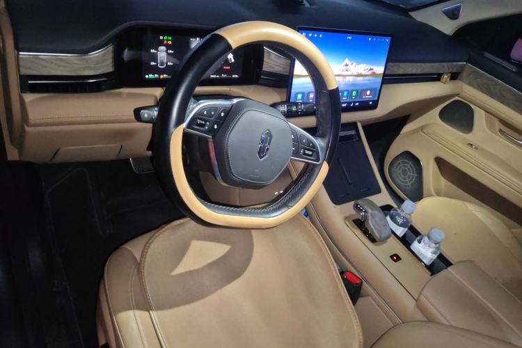 Used Hima AITO M7 2022 1.5T Rear-Drive Comfort Edition Center Console