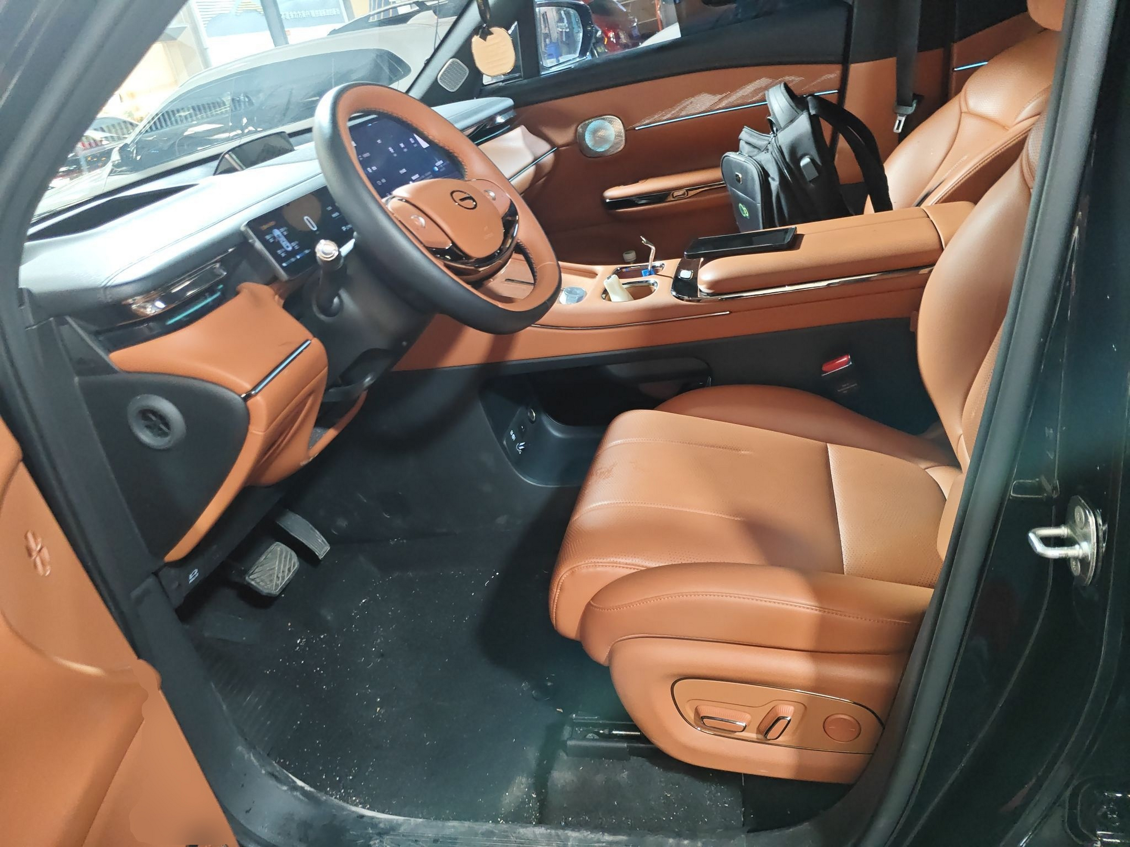 Переднее сиденье в автомобиле