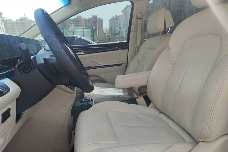 Used Buick GL8 2022 ES Landtrek 653T Luxury Edition