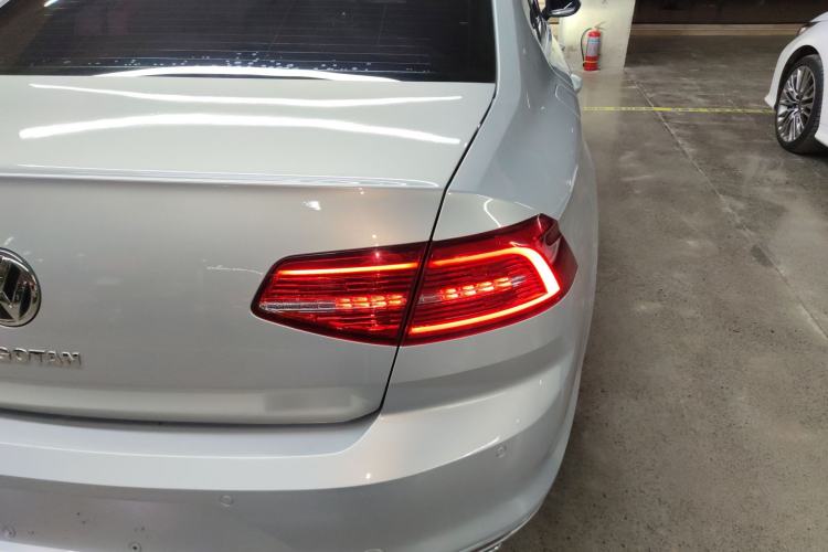 Used Volkswagen Magotan 2018 Facelift 330TSI DSG Luxury Model
