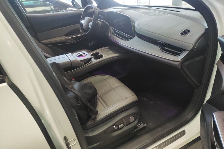 Used Hongqi Tiangong 08 2025 680 Ultra Four-Wheel-Drive Version Right Front Seat