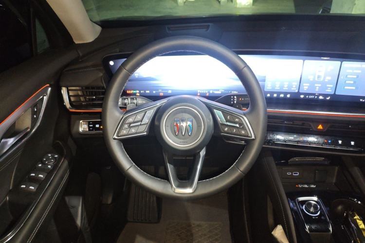 Used Buick Envision 2025 Encore Plus 28T Two-Wheel-Drive Platinum Edition