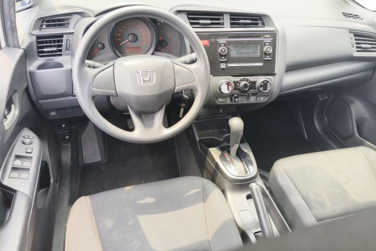 Used Honda Fit 2014 1.5L LX CVT Comfort Model Center Console