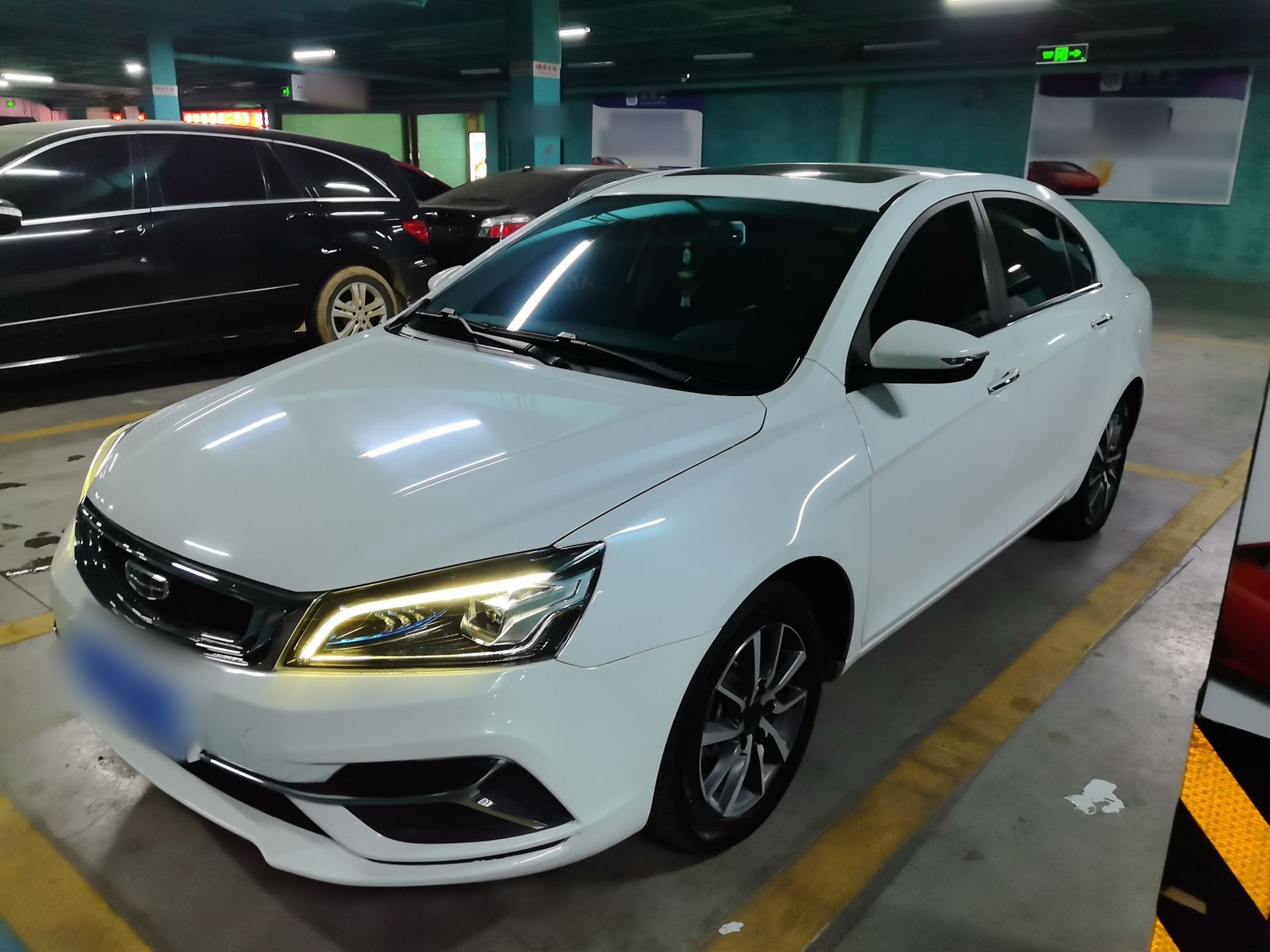 Под передней частью автомобиля