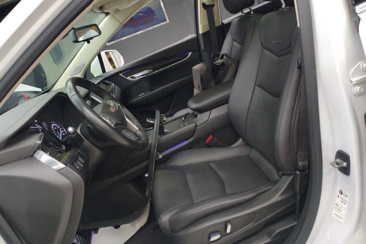 Used Cadillac XT5 2018 25T Luxury Model Left Front Seat