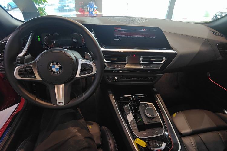 Used BMW Z4 2022 sDrive 25i M Sport Package Interior 2