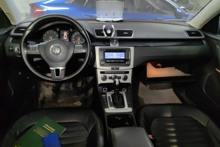 Used Volkswagen Magotan 2012 Revised 1.8TSI Luxury Version Center Console