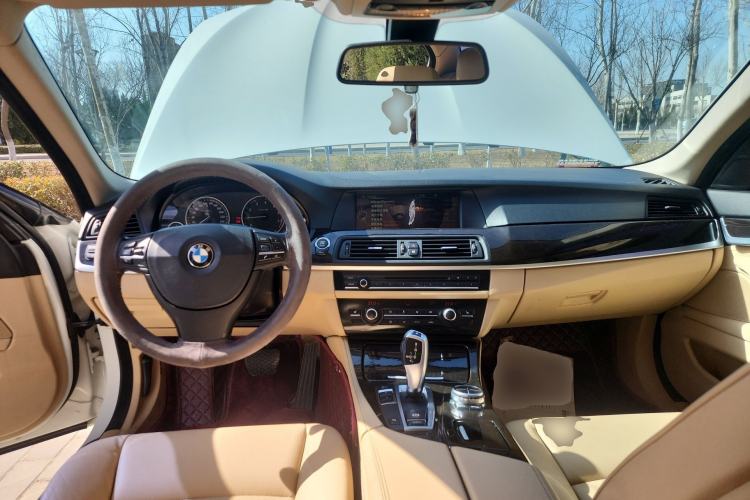 Used BMW 5 Series 2013 525Li Luxury Model
