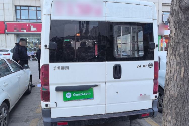 Used Dongfeng Yufeng Yufeng 2015 2.5T Lingyun Edition Yulibao standard-equipped long-wheelbase mid-roof ZD25
