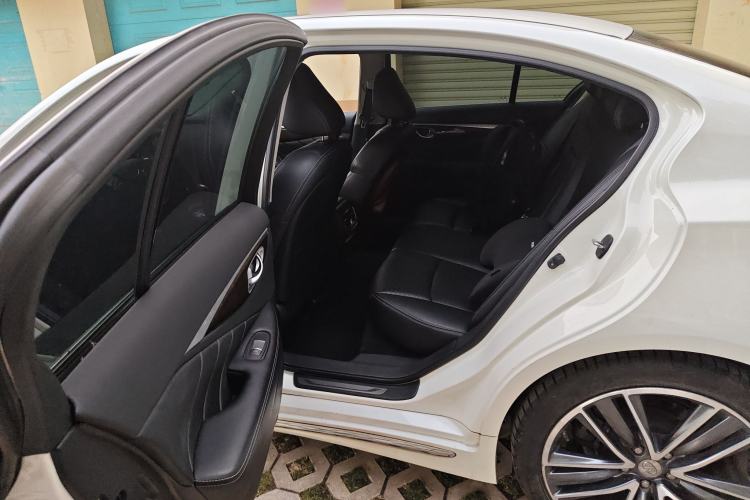 Used Infiniti Q50L 2015 2.0T Luxury Sport Edition
