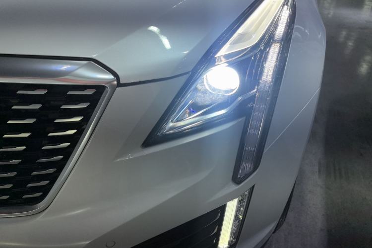 Used Cadillac XT5 2021 28T Luxury Model Left Front Headlight