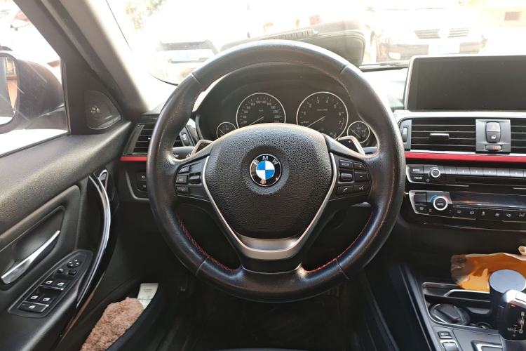 Used BMW 3 Series 2016 320i Fashion Model
