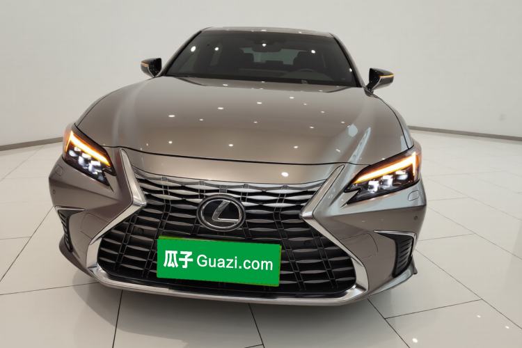 Used Lexus ES 2025 300h Deluxe Edition