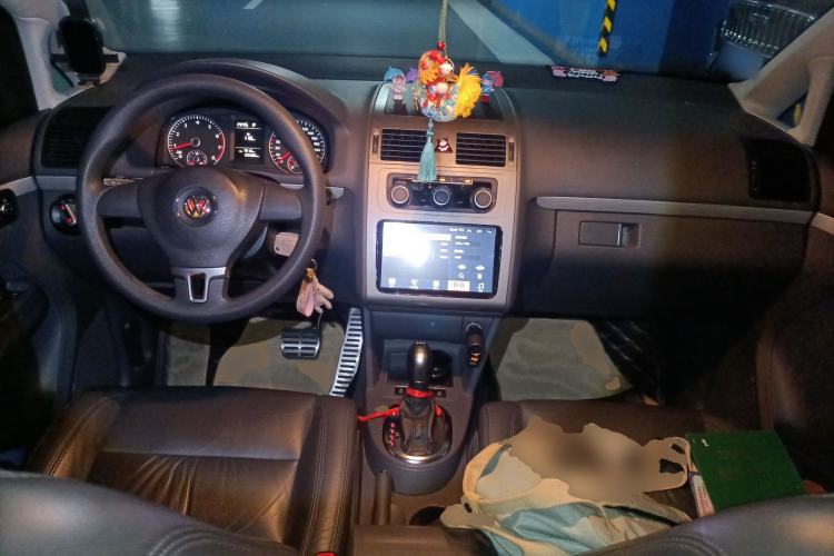 Used Volkswagen Touran 2013 1.4T DSG Comfort Edition 5-Seater Center Console