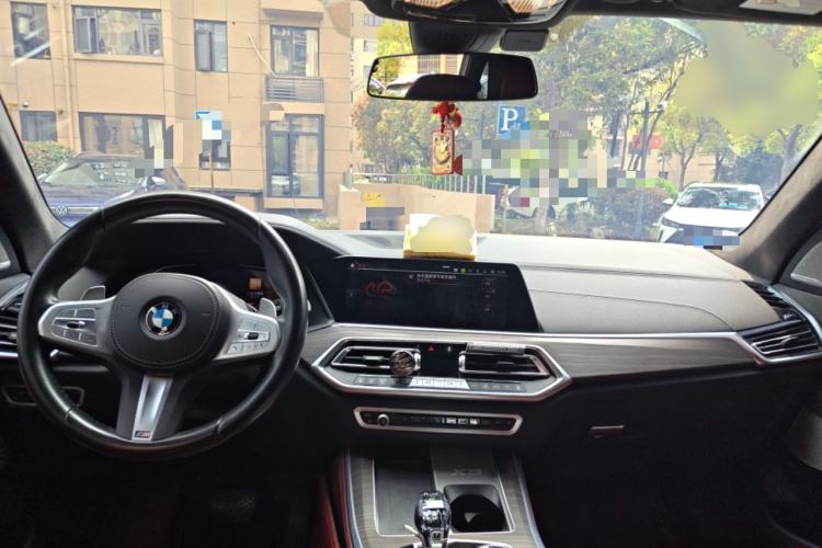 Used BMW X5 2022 xDrive 40Li M Sport Package