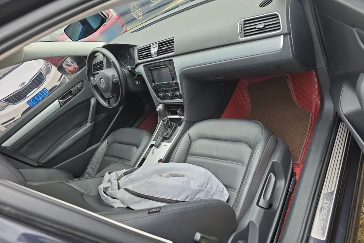 Used Volkswagen Passat 2014 1.8TSI DSG Prestige Edition Right Front Seat