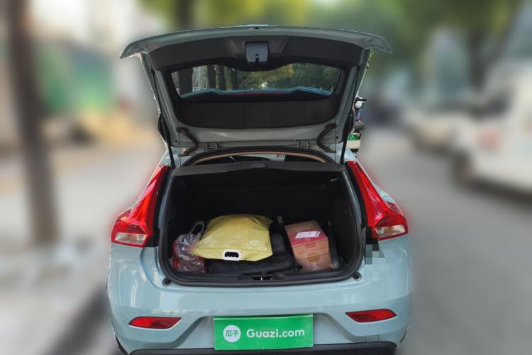 Used Volvo V40 2017 T3 Zhiya Edition
