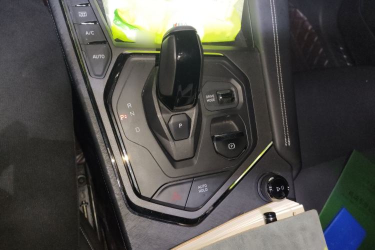 Used Lynk & Co 01 EM-P 2021 1.5TD PHEV Halo Gear Lever