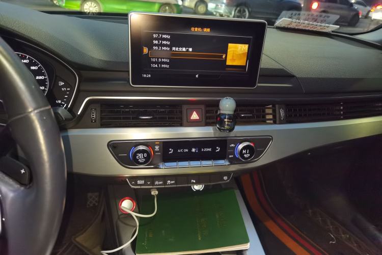 Used Audi A4L 2018 30th Anniversary Edition 40 TFSI Fashion Model
