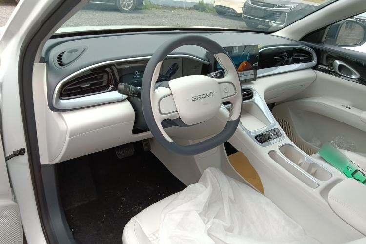 Used Geely Galaxy Geome 2026 Model 310km Youth Edition Center Console