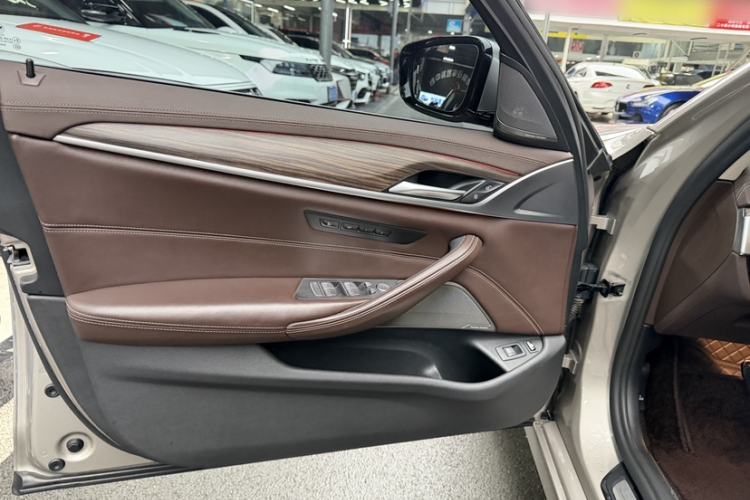 Used BMW 5 Series New Energy 2020 Mileage Upgrade Version 530Le Pioneer Edition
