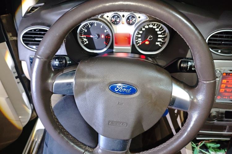 Used Ford Focus 2013 Hatchback Classic 1.8L Automatic Fashion Edition Steering Wheel