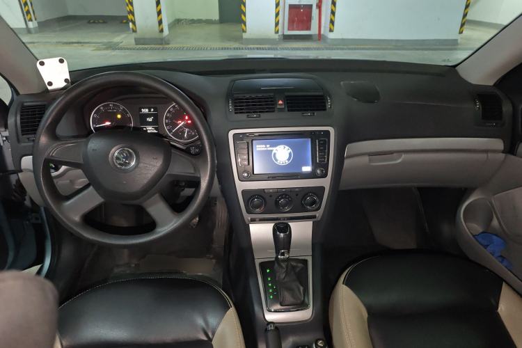 Used Skoda Octavia 2013 1.6L Fifth Anniversary Limited Edition
