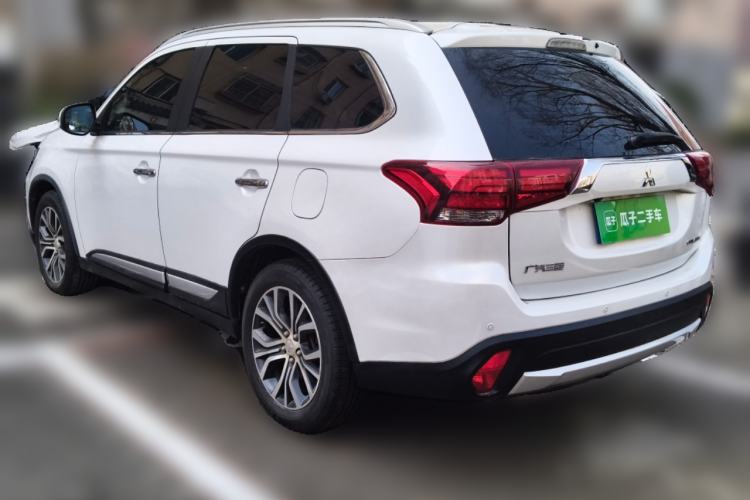 Used Mitsubishi Outlander 2016 2.4L 4x4 Luxury Edition 7-Seater