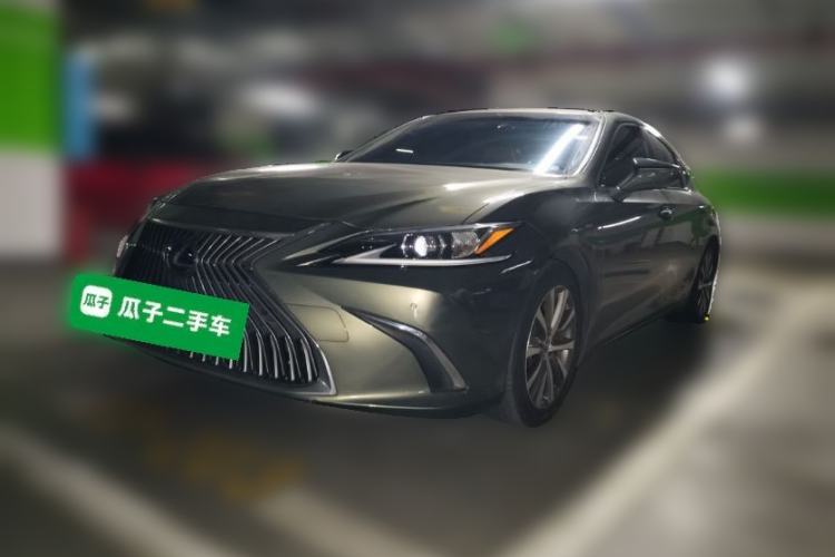 Used Lexus ES 2020 300h Premier Edition