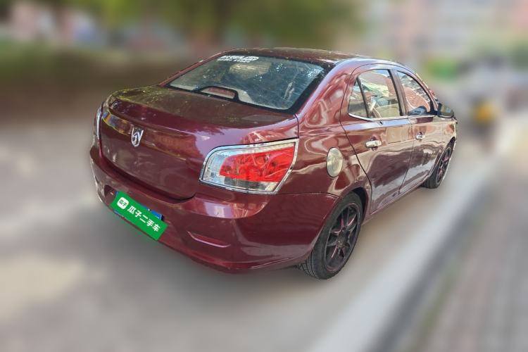 Used Baojun 630 2011 1.5L manual standard version