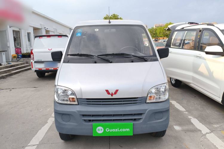 Used Wuling Zhiguang 2020 1.2L Van Utility Model China VI Emission Standard 5-Seater LSI