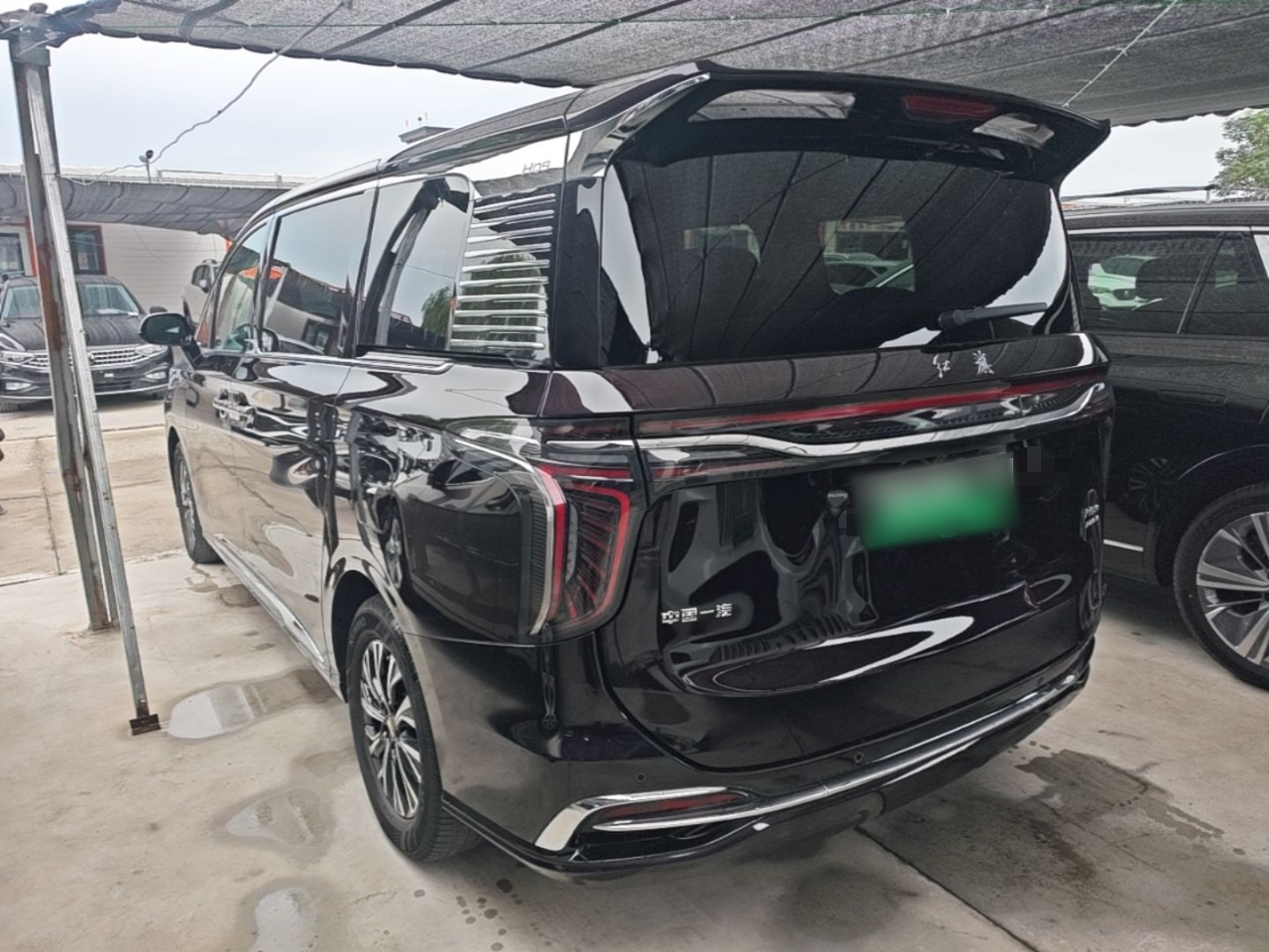 Hongqi HQ9 PHEV 2024 2.0T Four-Wheel Drive Business Edition — снимка 4