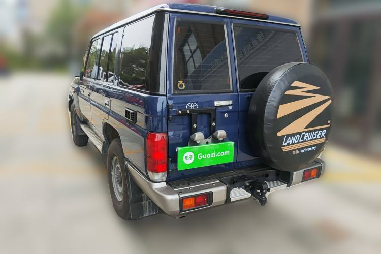 Used Toyota Land Cruiser 2018 4.0L LC76 4-Seater Four-Wheel Drive Middle East Version
