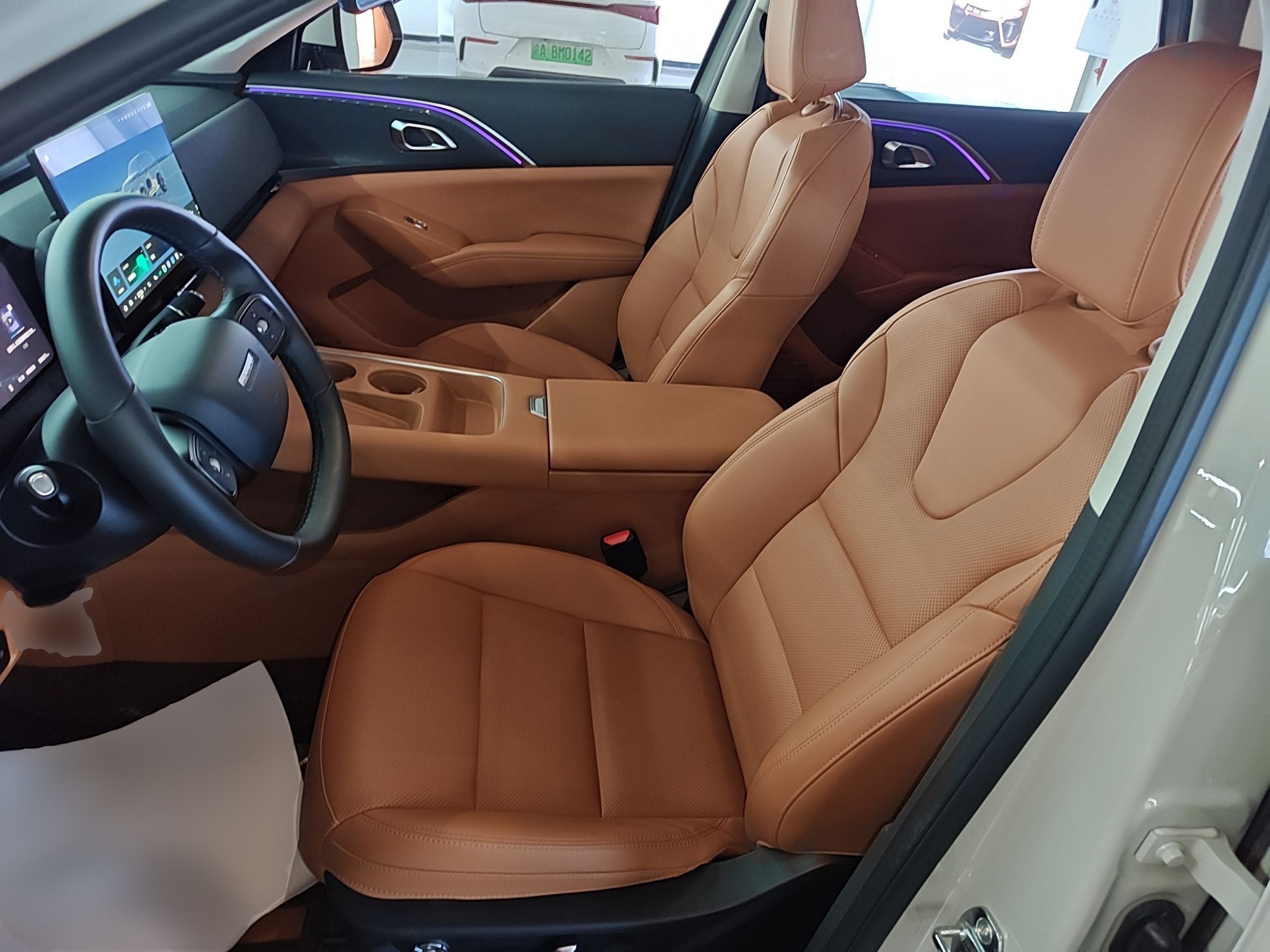 المقاعد الأمامية داخل السيارة