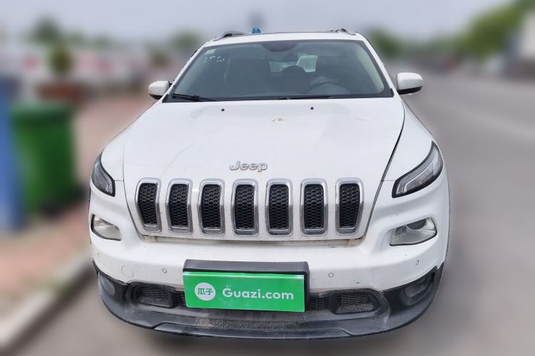 Used Jeep Cherokee 2017 2.0L Superior Edition Front