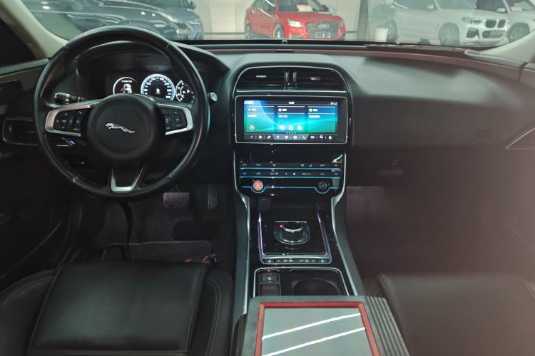 Used Jaguar XEL 2019 2.0T 200 PS Deluxe Edition
